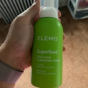 Elemis superfood cica calm cleansing foam